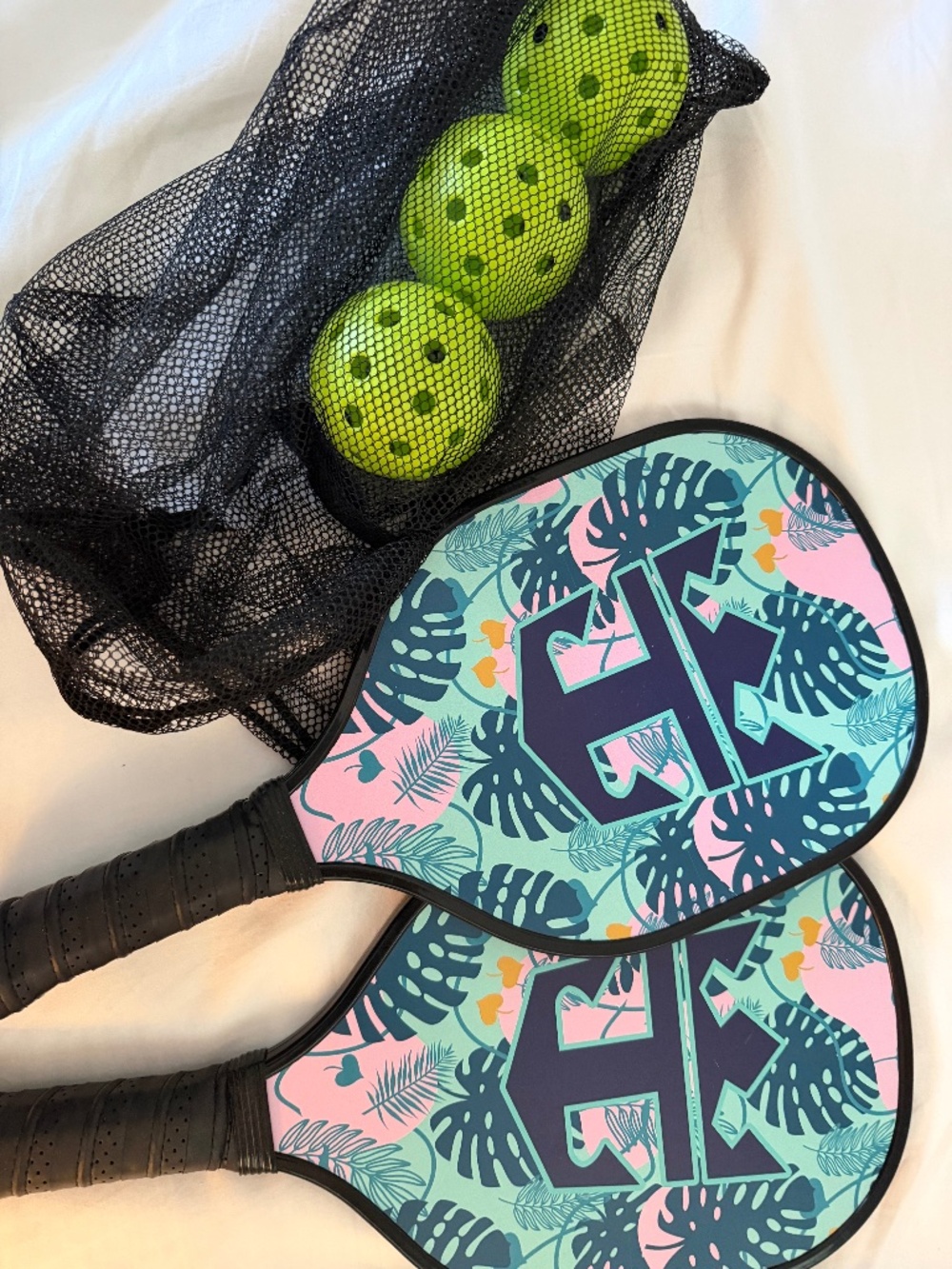 NEW/Unused (No Tag) Royal Caribbean Pickleball Paddle + Ball Set